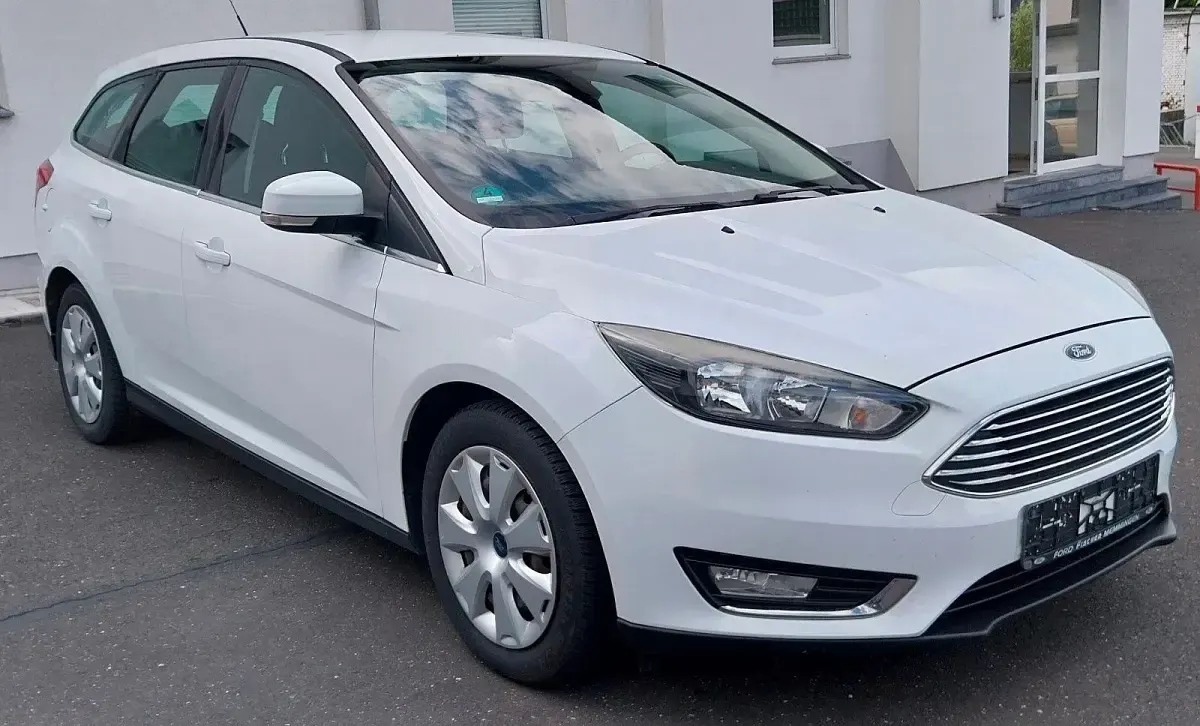 Gebraucht Ford Focus Titanium 120 PS (88 kW) 2015 Weiss Kombi