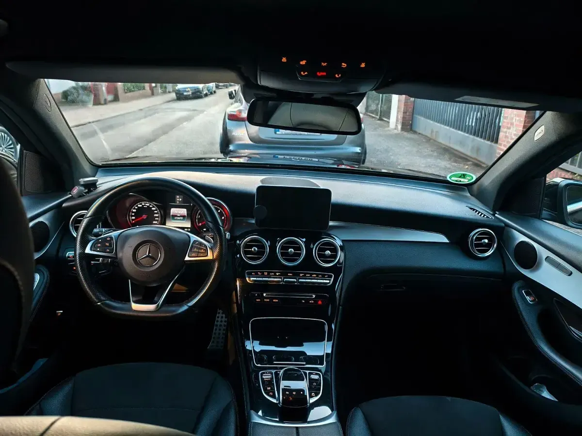 Gebraucht Mercedes GLC250 AMG 204 PS (150 kW) 2016 Schwarz SUV