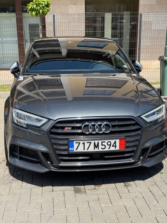 Grau Gebraucht 2017 Audi S3 Design Limousine | 22.500 € - Bild 1/4