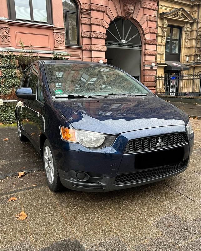 Gebraucht Mitsubishi Colt 95 PS (69 kW) 2012 Blau Kleinwagen