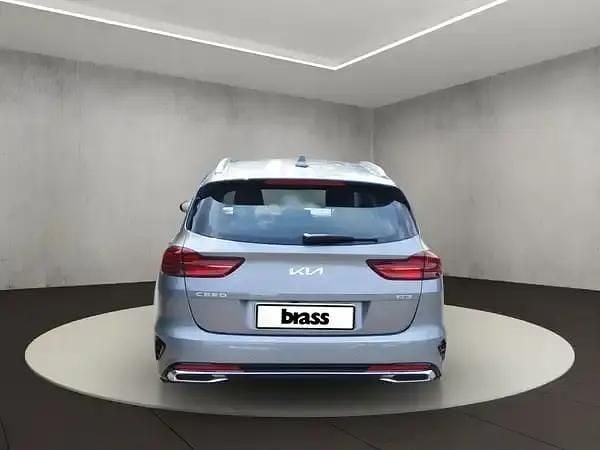 Używany Kia Ceed 105 KM (77 kW) 2025 Srebrny Hatchback