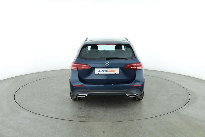 Gebraucht Mercedes B200 Progressive 150 PS (110 kW) 2019 Blau Van / Kleinbus