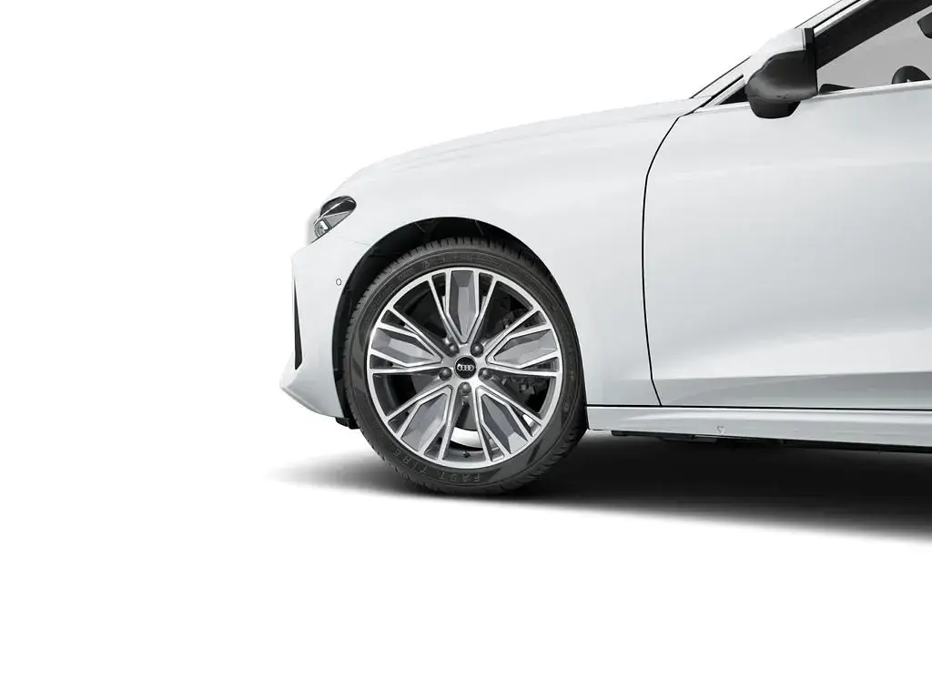 Gebraucht Audi A5 Sport 204 PS (150 kW) 2025 Gletscherweiß metallic Kombi