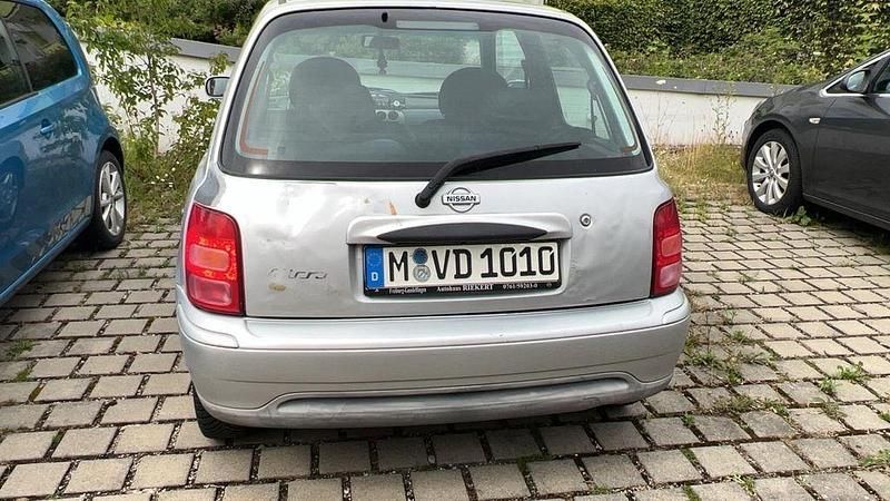 Grau Gebraucht 2001 Nissan Micra Comfort Kleinwagen | 650 € (Guter Preis) - Bild 1/4