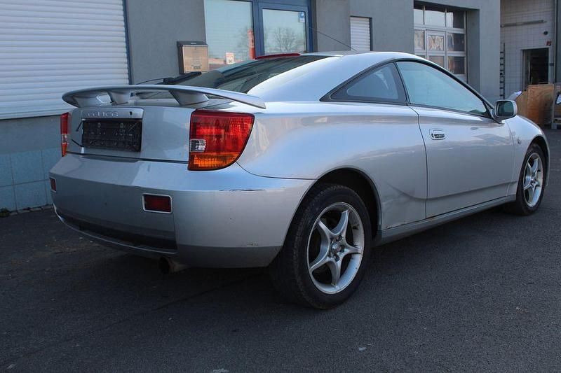 Gebraucht Toyota Celica 143 PS (105 kW) 2002 Silber Coupé