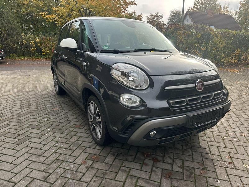 Grau Gebraucht 2018 Fiat 500L Cross Van / Kleinbus | 9.500 € (Fairer Preis) - Bild 1/4