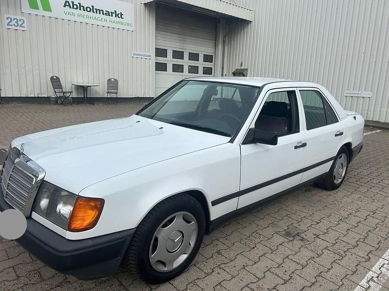 Gebraucht Mercedes 200 75 PS (55 kW) 1989 Weiß Limousine