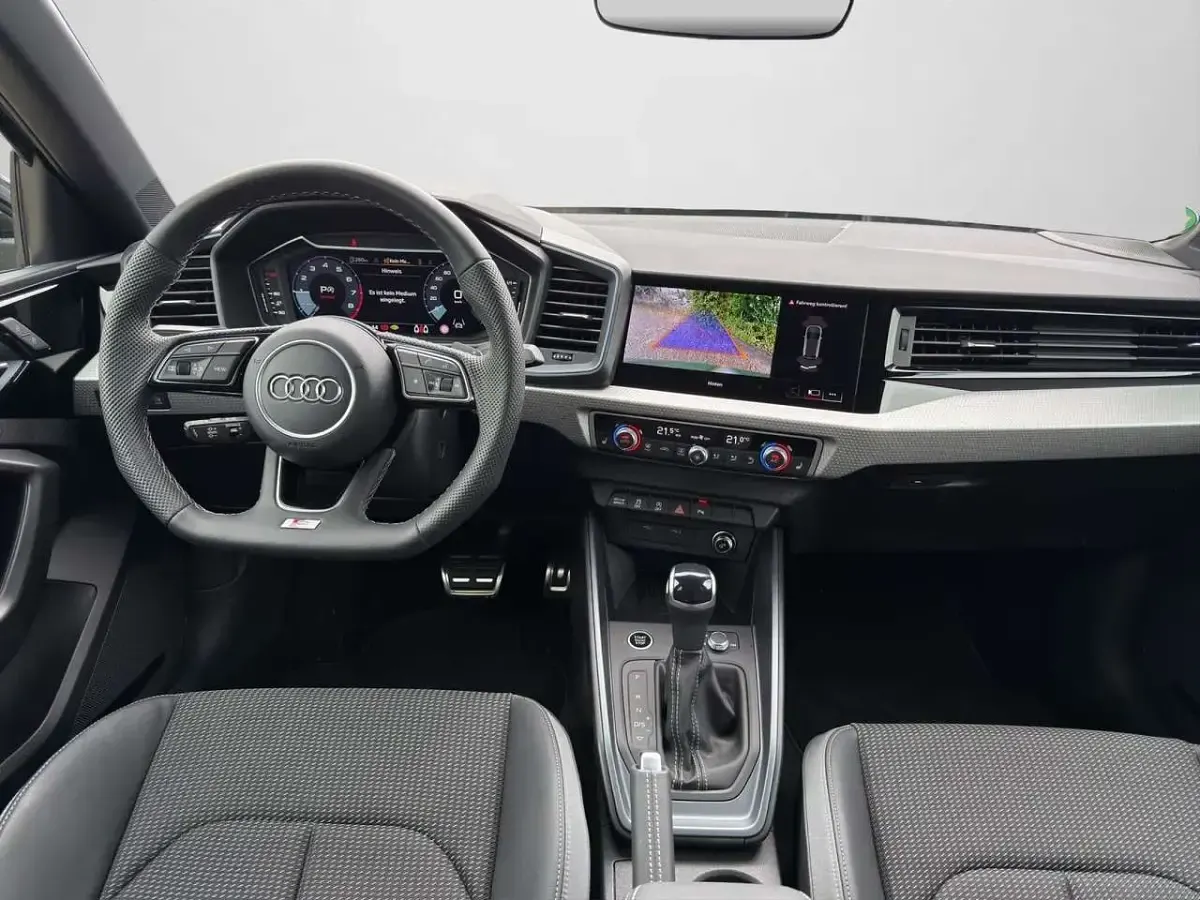 Gebraucht Audi A1 150 PS (110 kW) 2026 Distriktgrün metallic SUV