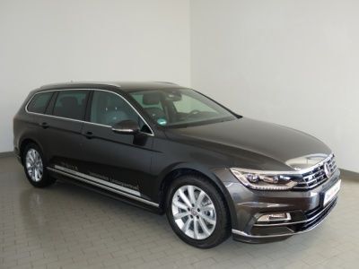 Gebraucht VW Passat Highline 190 PS (139 kW) 2019 Grau metallic Kombi