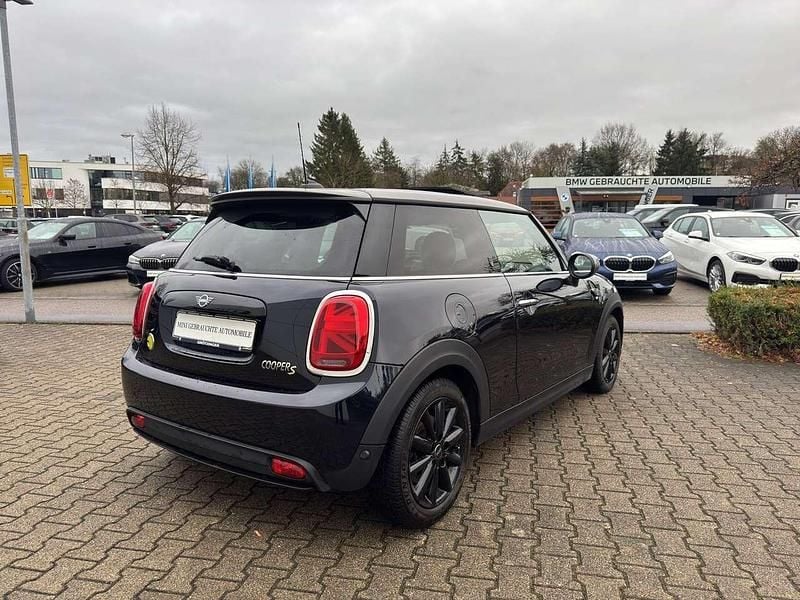 Gebraucht Mini Cooper SE 135 kW (184 PS) 2023 Schwarz Kleinwagen