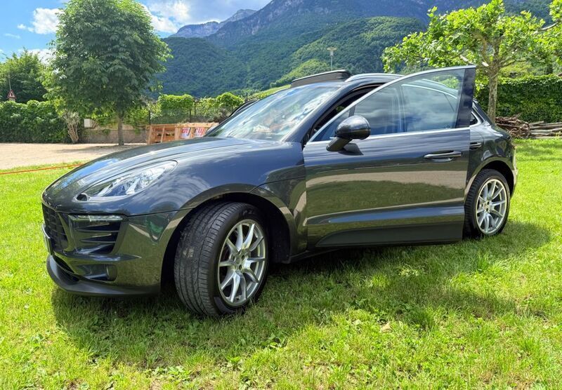 Grau Gebraucht 2016 Porsche Macan S SUV | 40.000 € (Fairer Preis) - Bild 1/4