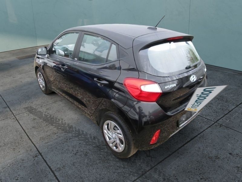 Gebraucht Hyundai i10 Select 67 PS (49 kW) 2021 Schwarz Kleinwagen