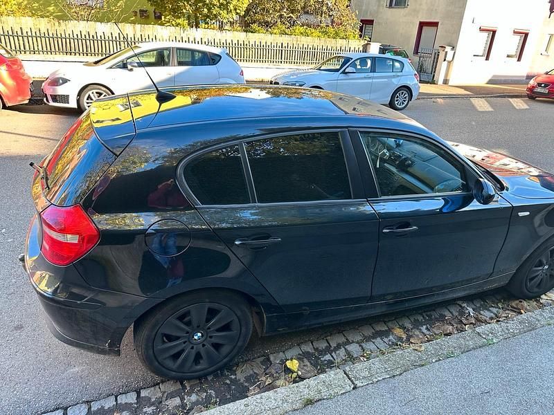 Schwarz Gebraucht 2007 BMW 116 Kleinwagen | 3.500 € - Bild 1/4