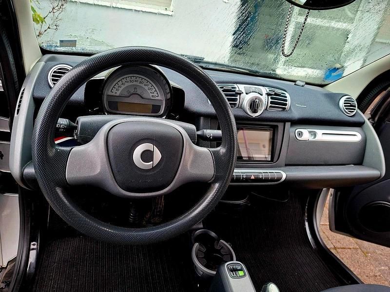 Gebraucht Smart ForTwo Coupé 61 PS (44 kW) 2012 Silber Coupé