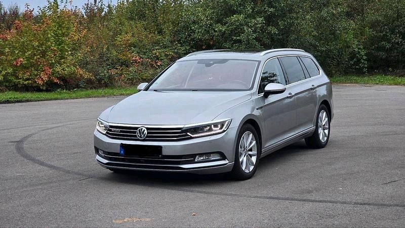 Grau Gebraucht 2016 VW Passat Kombi | 11.900 € (Superpreis) - Bild 1/4