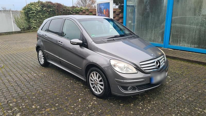 Gebraucht Mercedes B200 140 PS (102 kW) 2007 Grau Van / Kleinbus