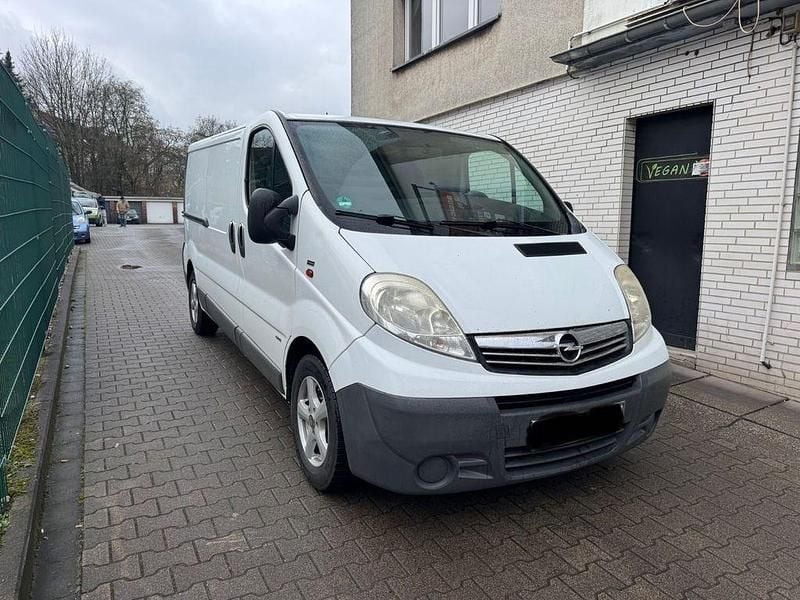 Gebraucht Opel Vivaro 145 PS (106 kW) 2009 Weiß Van / Kleinbus