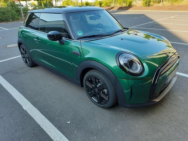 Grün Gebraucht 2023 Mini Cooper Classic Kleinwagen | 21.900 € (Fairer Preis) - Bild 1/4