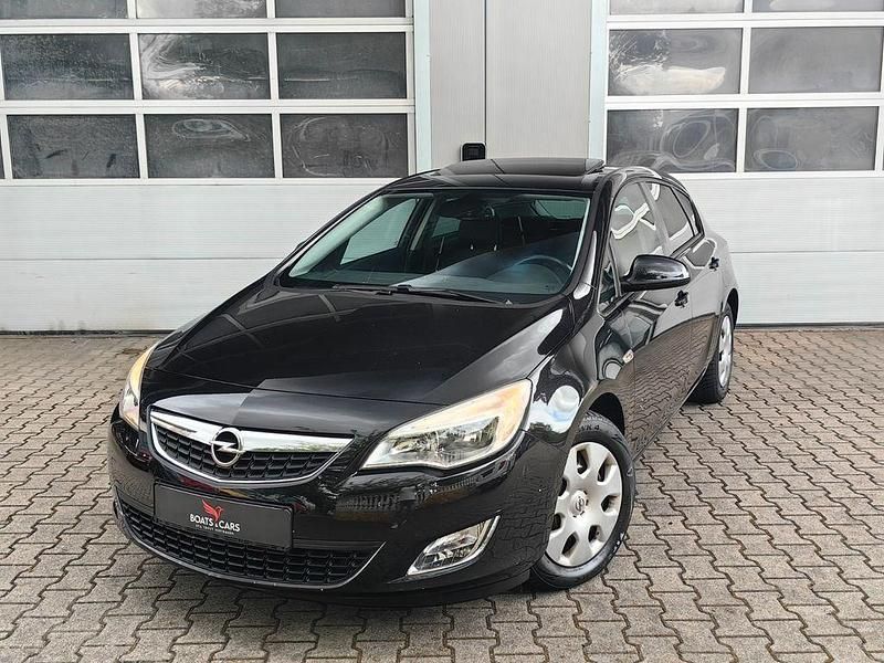 Schwarz Gebraucht 2011 Opel Astra Design Edition Limousine | 5.990 € (Fairer Preis) - Bild 1/4