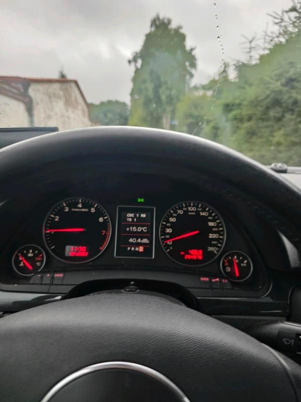 Blau Gebraucht 2003 Audi A4 Kombi | 800 € (Superpreis) - Bild 1/4