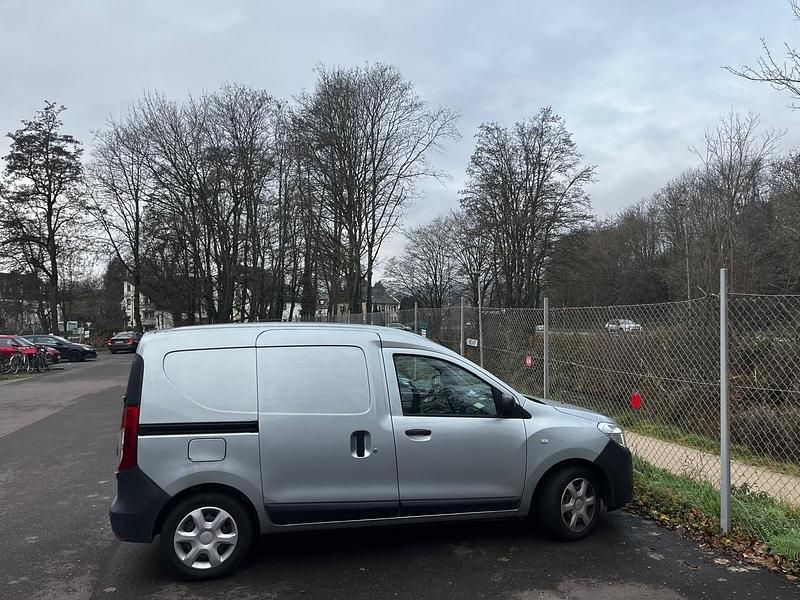 Silber Gebraucht 2020 Dacia Dokker Van / Kleinbus | 11.000 € (Etwas zu teuer) - Bild 1/4