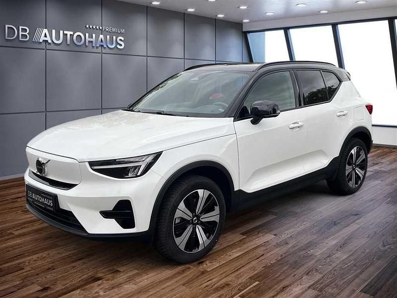 Weiß Gebraucht 2023 Volvo XC40 Core SUV | 31.870 € (Guter Preis) - Bild 1/4
