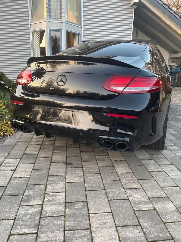 Gebraucht Mercedes C300 245 PS (180 kW) 2017 Schwarz Coupé