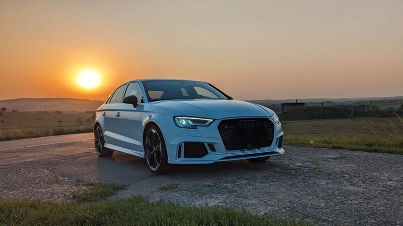 Weiß Gebraucht 2017 Audi RS3 Ambiente Kleinwagen | 37.890 € (Superpreis) - Bild 1/4