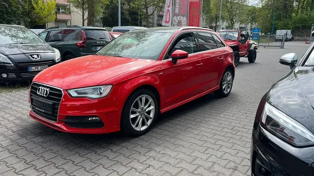 Gebraucht Audi A3 Ambiente 150 PS (110 kW) 2016 Rot Limousine