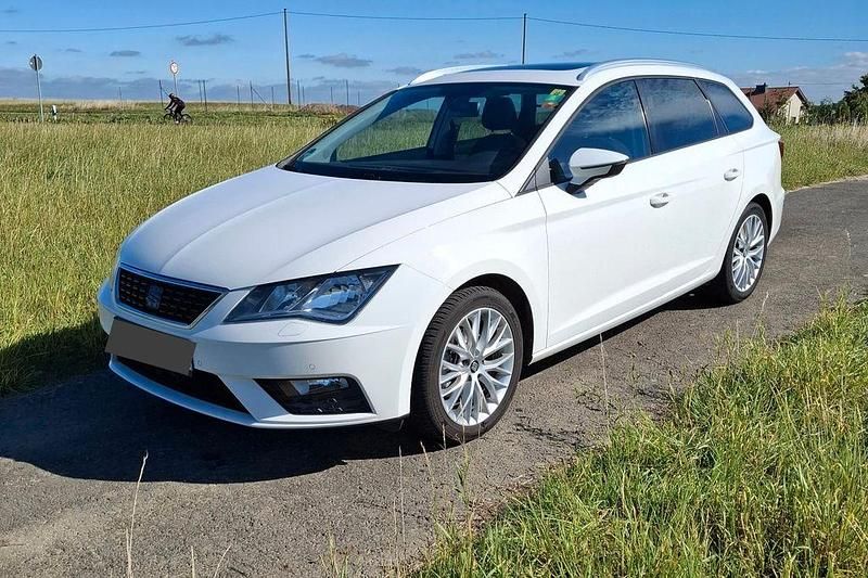Weiß Gebraucht 2019 Seat Leon ST Style Kombi | 10.800 € (Guter Preis) - Bild 1/4
