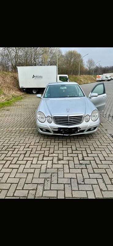 Second-hand Mercedes E220 170 CP (125 kW) 2007 Argintiu Berlinǎ