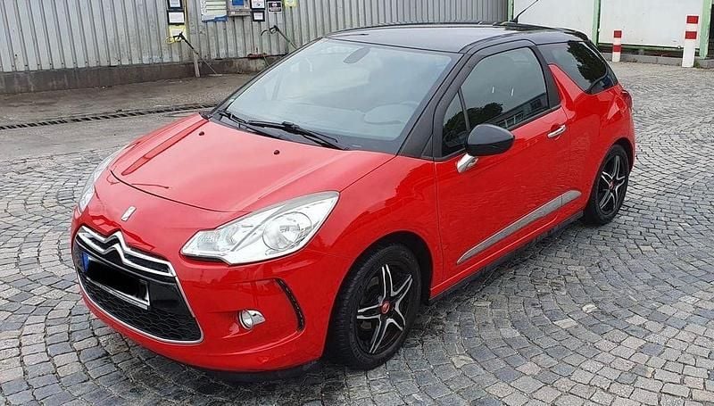 Rot Gebraucht 2011 Citroën DS3 So Chic Kleinwagen | 2.500 € (Guter Preis) - Bild 1/4