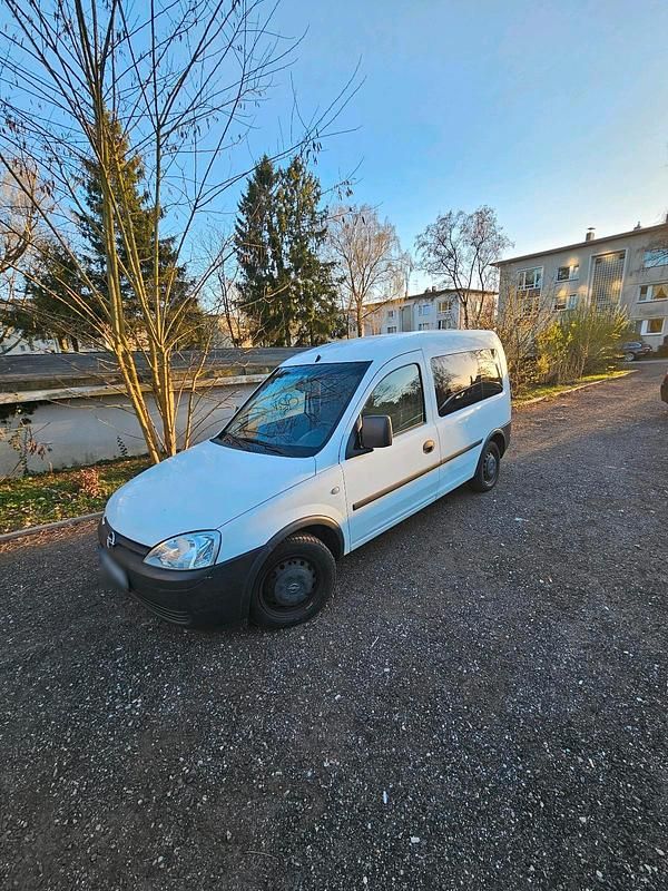 Second-hand Opel Combo 75 CP (55 kW) 2010 Alb Monovolum