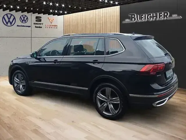 Gebraucht VW Tiguan Allspace Elegance 200 PS (147 kW) 2021 Schwarz SUV