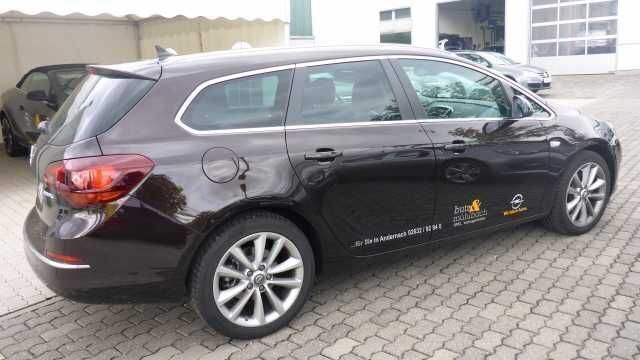 Gebraucht Opel Astra Exklusiv 136 PS (100 kW) 2014 Braun metallic Kombi