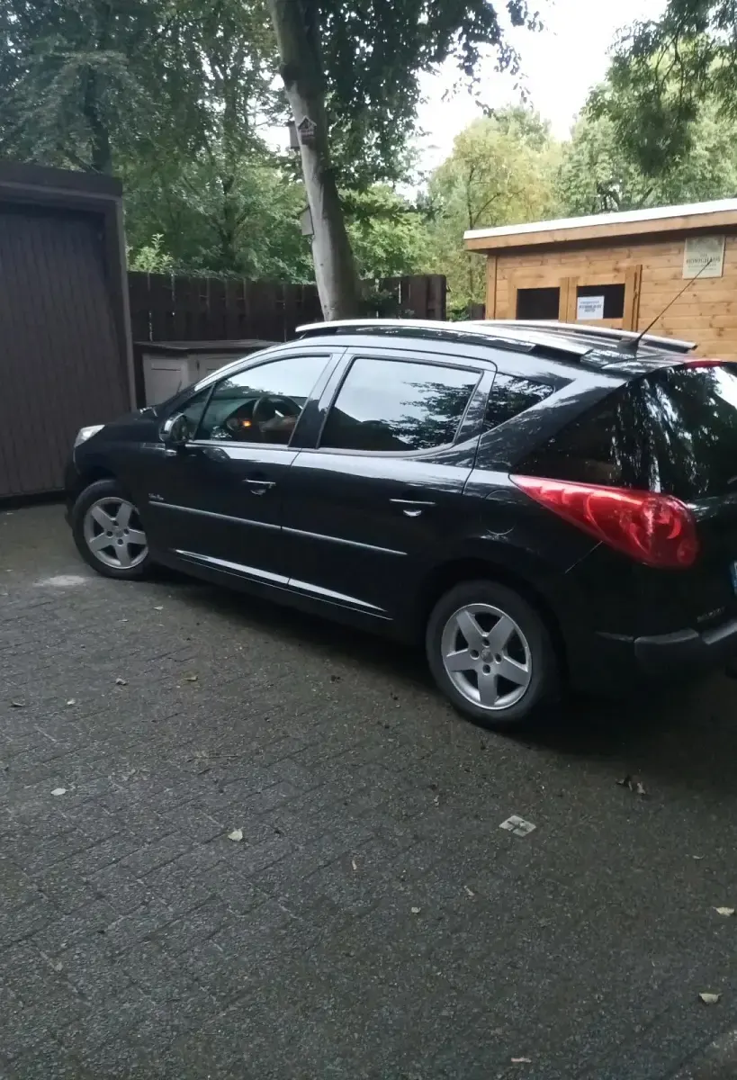 Gebraucht Peugeot 207 95 PS (69 kW) 2009 Schwarz Kombi