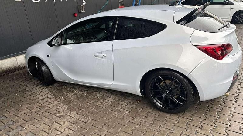 Gebraucht Opel Astra GTC Edition 170 PS (125 kW) 2014 Grau Coupé