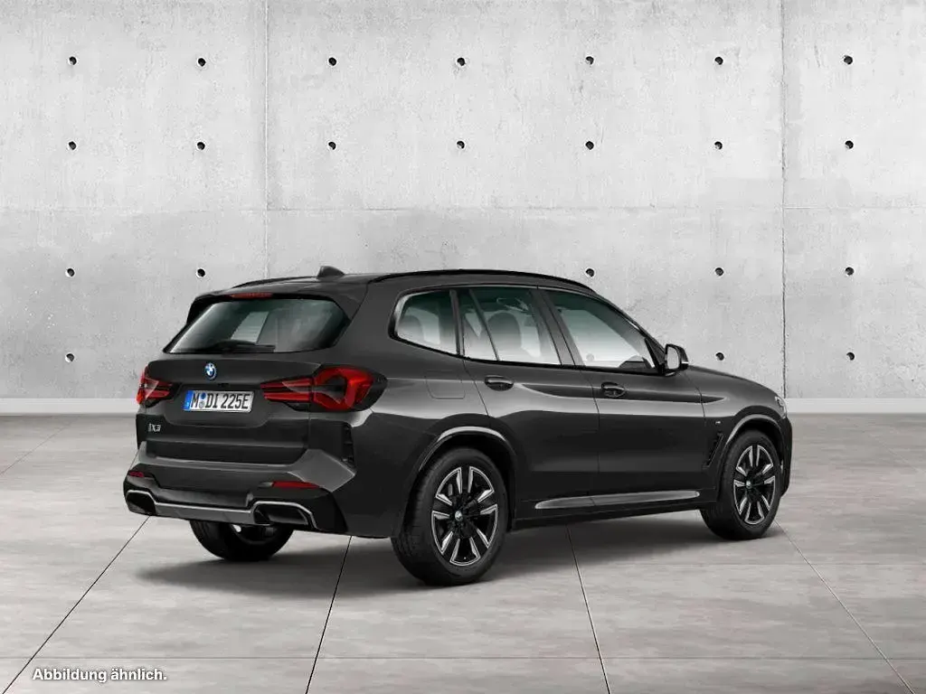Gebraucht BMW iX3 Shadowline 210 kW (286 PS) 2023 Sophistograu brillanteffekt SUV