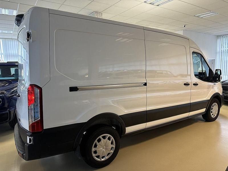 Gebraucht Ford Transit 185 PS (136 kW) 2021 Frostweiß Van / Kleinbus