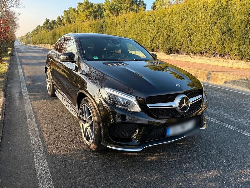 Schwarz Gebraucht 2019 Mercedes GLE350 AMG Coupé | 33.900 € (Teuer) - Bild 1/4