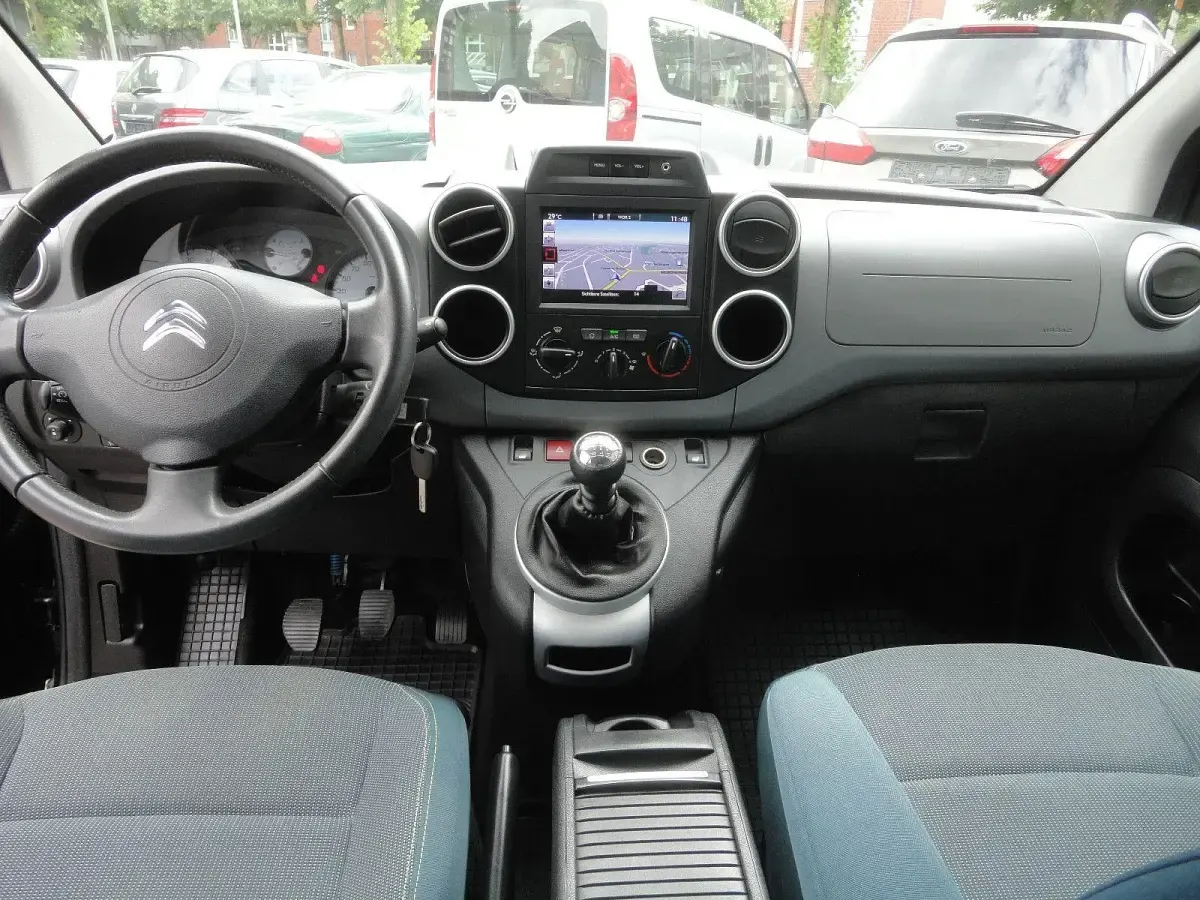 Gebraucht Citroën Berlingo SELECTION 120 PS (88 kW) 2017 Schwarz Van / Kleinbus