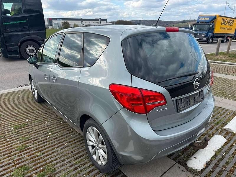 Gebraucht Opel Meriva 110 PS (80 kW) 2013 Silber Van / Kleinbus