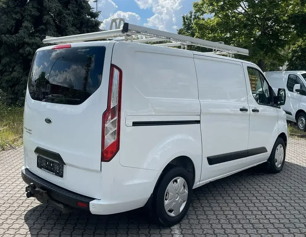 Gebraucht Ford Transit Custom 105 PS (77 kW) 2021 Weiß Van / Kleinbus