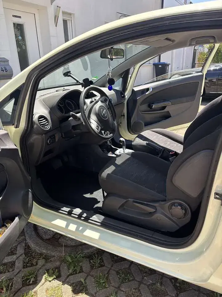 Gebraucht Opel Corsa Satellite 86 PS (63 kW) 2011 Beige Kleinwagen