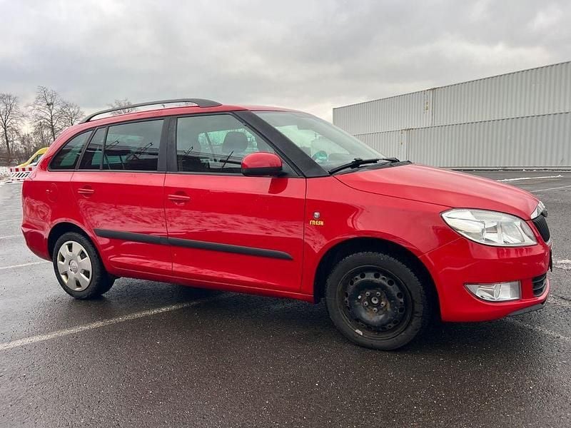 Gebraucht Skoda Fabia Fresh 90 PS (66 kW) 2013 Rot Kombi