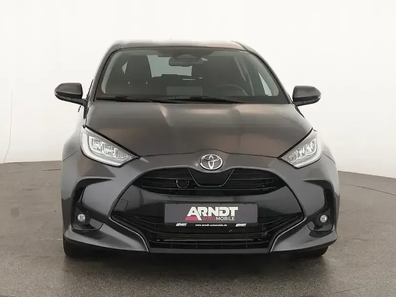 Gebraucht Toyota Yaris Hybrid 116 PS (85 kW) 2025 Marlingrau Limousine