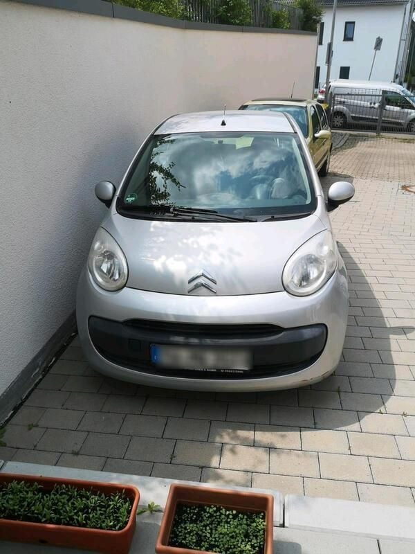Grau Gebraucht 2007 Citroën C1 Kleinwagen | 1.300 € (Guter Preis) - Bild 1/4