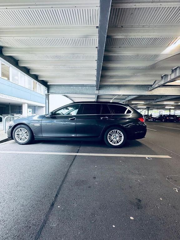 Gebraucht BMW 525 218 PS (160 kW) 2015 Grau Kombi