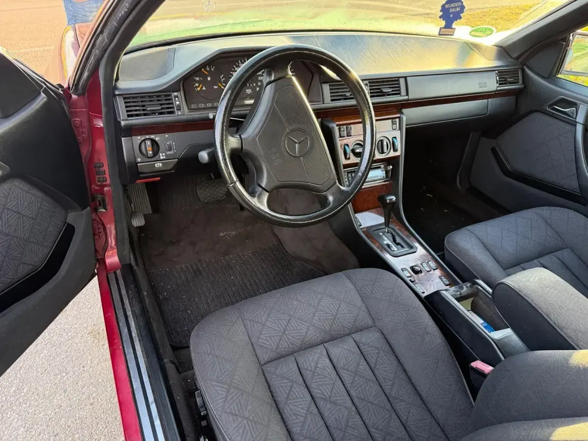 Gebraucht Mercedes E320 220 PS (161 kW) 1995 Rot Coupé