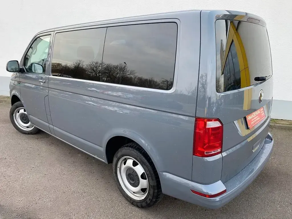 Gebraucht VW Multivan 150 PS (110 kW) 2018 Pure grey Van / Kleinbus